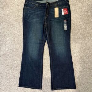 NWT Levis 590 Fuller Waist Women's Jeans